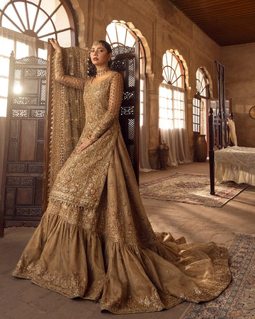 Mahira Khan Golden Gharara